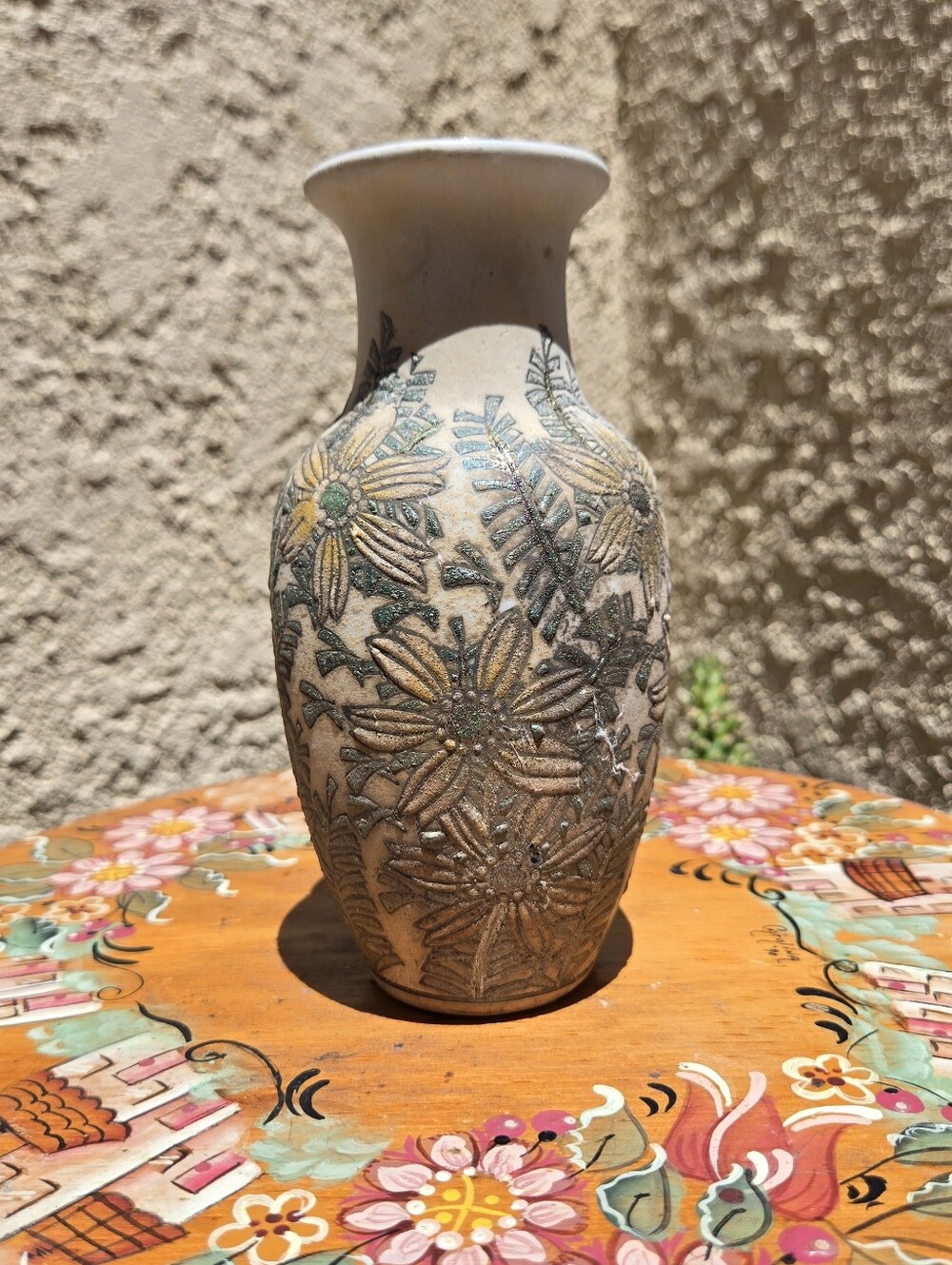 VTG Ceramic Vase Carved Botanical Floral Fern Sgraffito Decor‎ Made In China